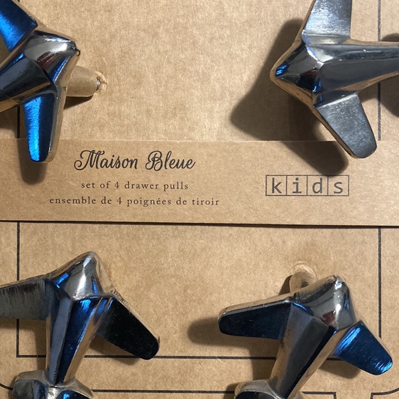 Madison Bleue Drawer Pulls - Picture 2 of 2